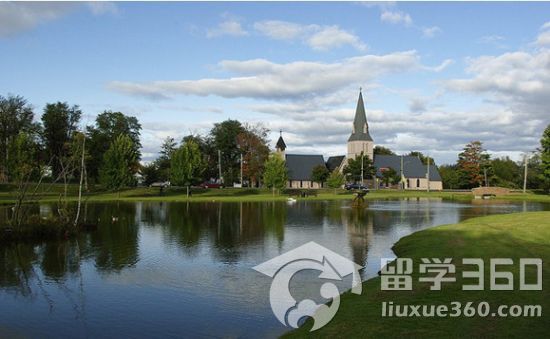 加拿大蒙特爱立森大学拥有良好的英语语言环境