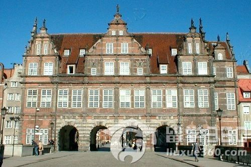 波兰留学:波兰本科留学申请要求分析 波兰留学