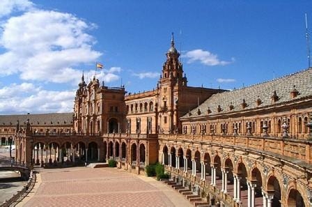 西班牙留学一年费用要多少了?
