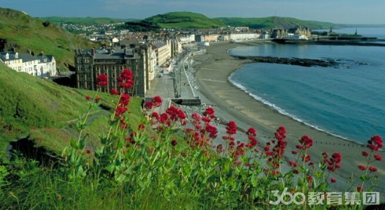 亚伯大学地处英国西南部的aberystwyth市,是威尔士中部最大的商业