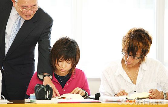 乌克兰留学费用_日本留学的费用