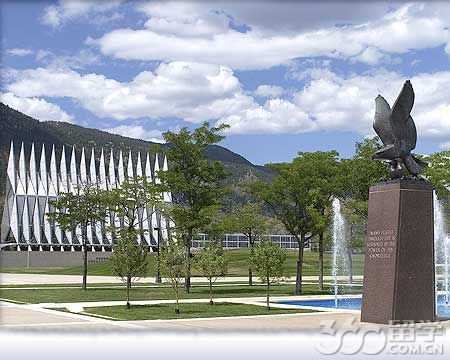 留学360金牌留学顾问老师介绍,美国空军军官学校的培养目标是把有