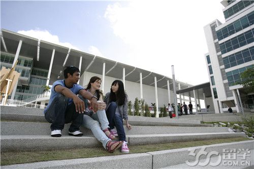 taylors泰莱大学本科费用概况