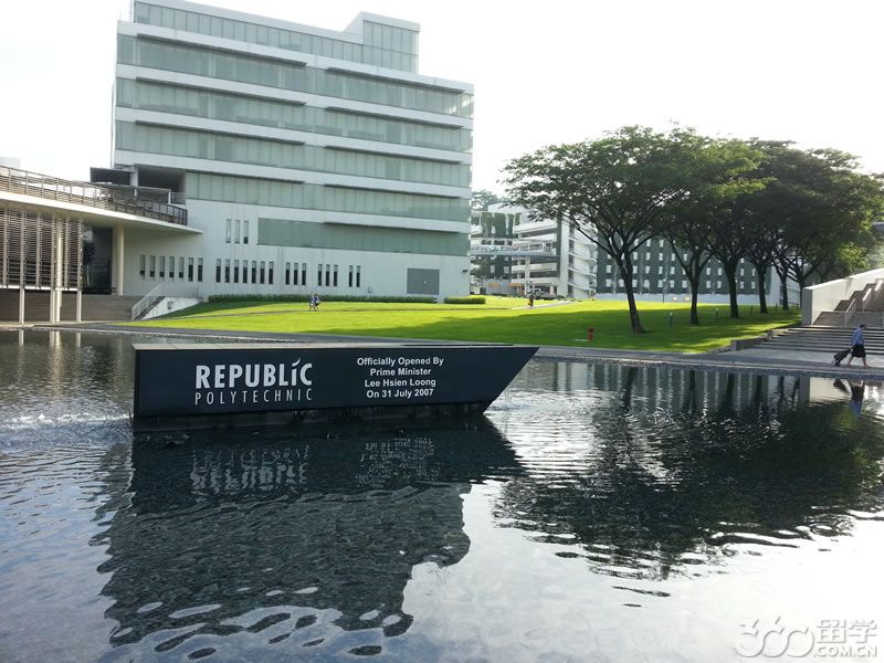 新英格兰大学与新加坡共和理工学院哪个好?