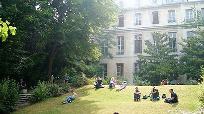 巴黎政治学院与里昂美术学院哪个好