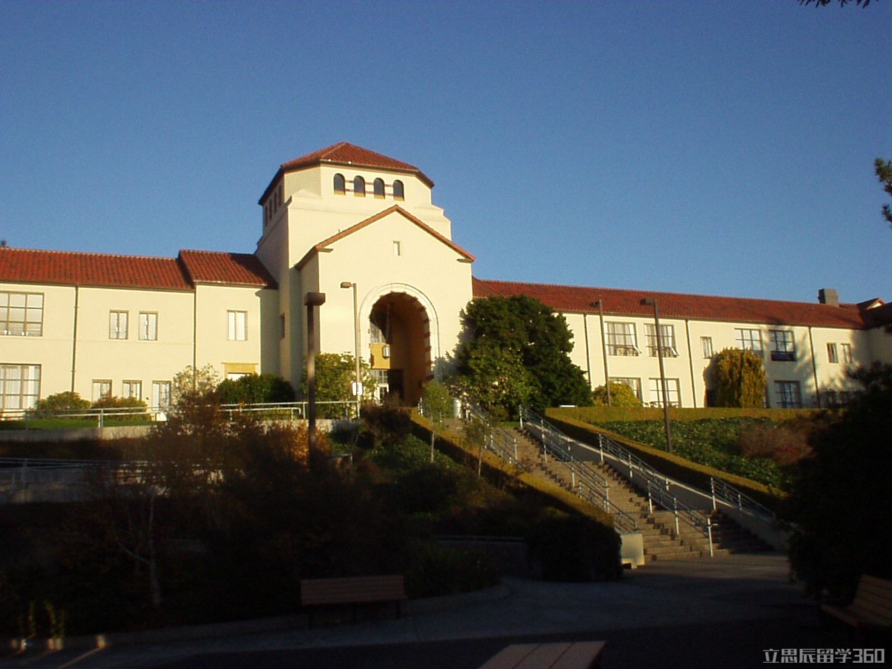 佐治亚理工学院与麻省理工学院(mit)及加州理工学院(caltech或cit)图片