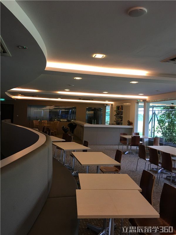 新加坡东亚管理学院