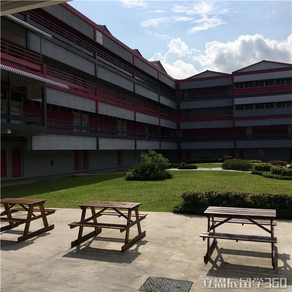 新加坡博伟教育学院