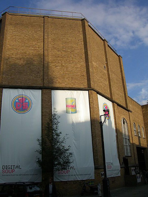 英国泰晤士河谷大学院校风光(一)